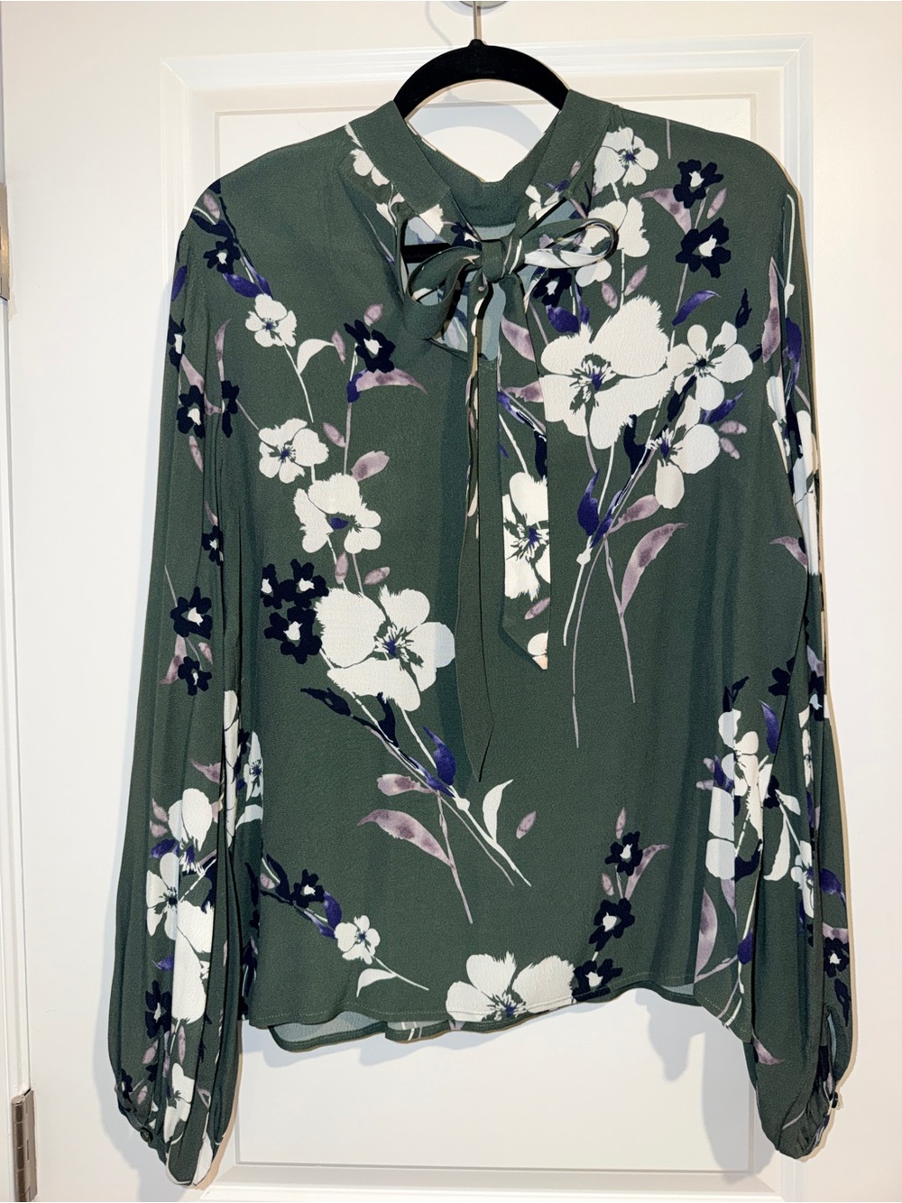 Yumi Kim Green Floral Tie-Back Long Sleeve Top - Picture 4 of 8